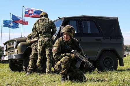 Dny NATO v Ostravě lákají na letová vystoupení i ukázky bojového nasazení