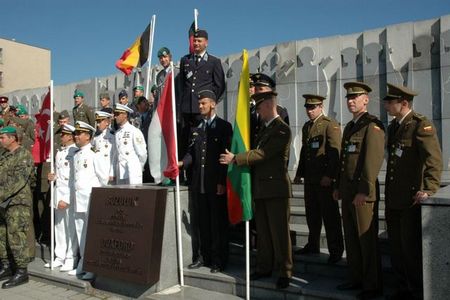 Do náročného závodu se přihlásila řada zahraničních armád