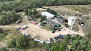   Místo velení a řízení cvičení DroneShield 2024 z ptačí perspektivy