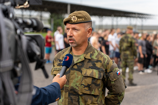 Zahájení dobrovolného vojenského cvičení pro studenty středních škol