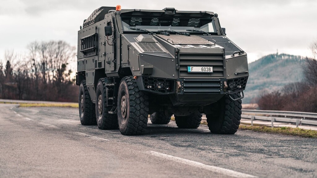 TITUS 6x6