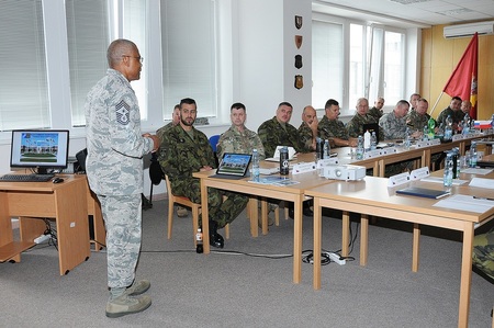V4 and SPP Command Senior Enlisted Leaders meet and discuss NCOs development and future cooperation