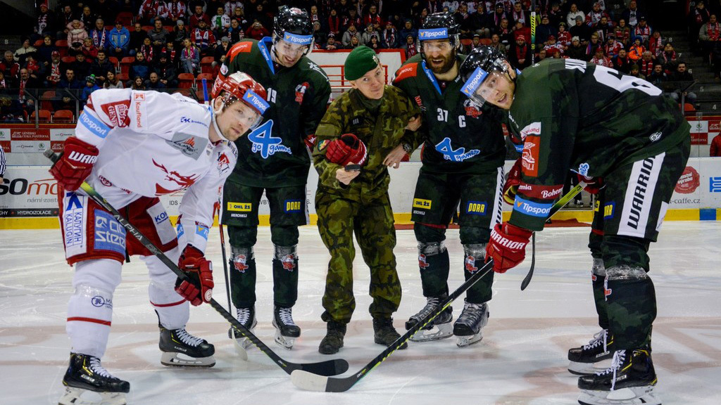 Olomoučtí kohouti a hraničtí vojáci slaví rok partnerství