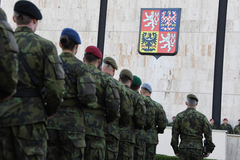 Kasárna Dědice ve Vyškově se stala dějištěm historicky největší slavnostní vojenské přísahy v novodobé historii Velitelství výcviku - Vojenské akademie.