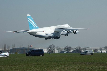 Čeští vojáci vyrazili s Boženou odminovat údolí řeky Jordán