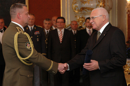 Prezident jmenoval nové generály Armády České republiky
