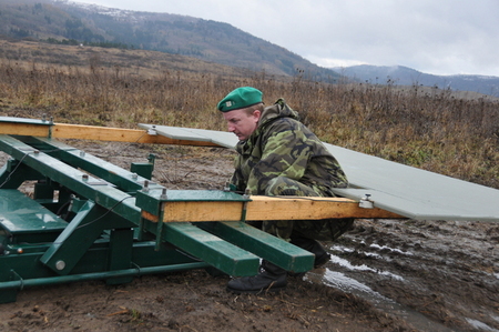 Žádné cvičení na Doupově se neobejde bez lidí ze střediska obsluhy
