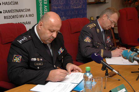 Zabraňte krizi, aby vás ovládla. Zavolat je první krok, vždy existuje řešení