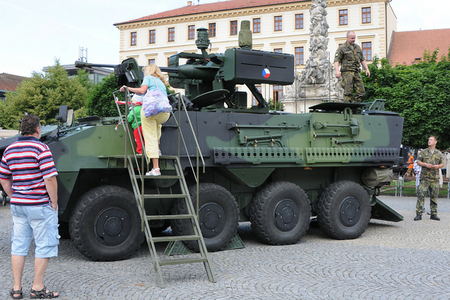 Na Dni prevence a osvěty v dopravě se ve Vyškově představila i armáda