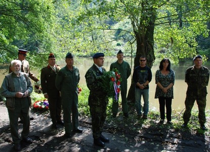 Desáté výročí tragické nehody si s vojáky připomněli i rodinní příslušníci