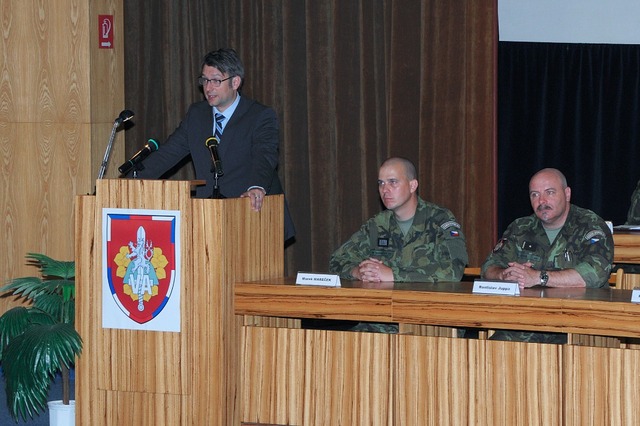 Náměstek Landovský pozdravil nováčky nejen dnes, ale už 5. května na jejich vojenské přísaze 