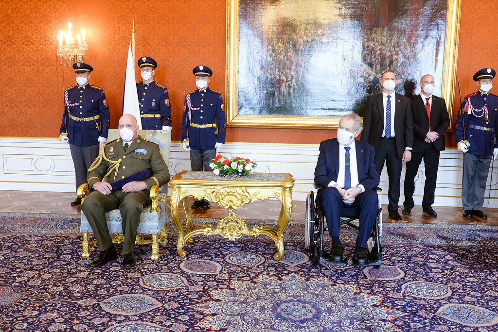 Miloš Zeman a velitel 4. brigády rychlého nasazení Josef Trojánek
