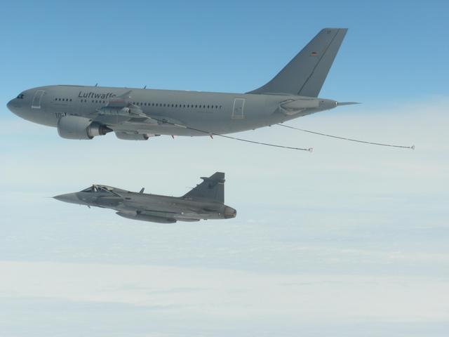 Tankování za letu není jednoduchý úkol