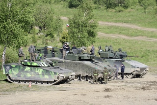 Všechna tři vozidla pospolu: BVP CV90, BVP Lynx a BVP ASCOD
