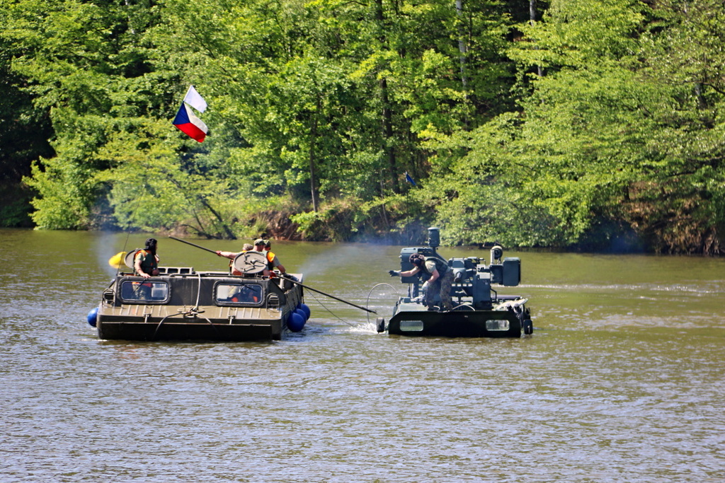 Simulated recovery of a Pandur armoured carrier