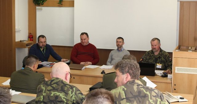 Pozvání na radu přijali pracovníci z Odboru řízení lidských zdrojů Sekce státního tajemníka Ministerstva obrany