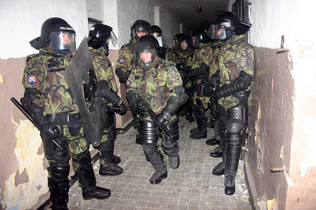 Záložní prapor pro Kosovo nezahálí ani v České republice