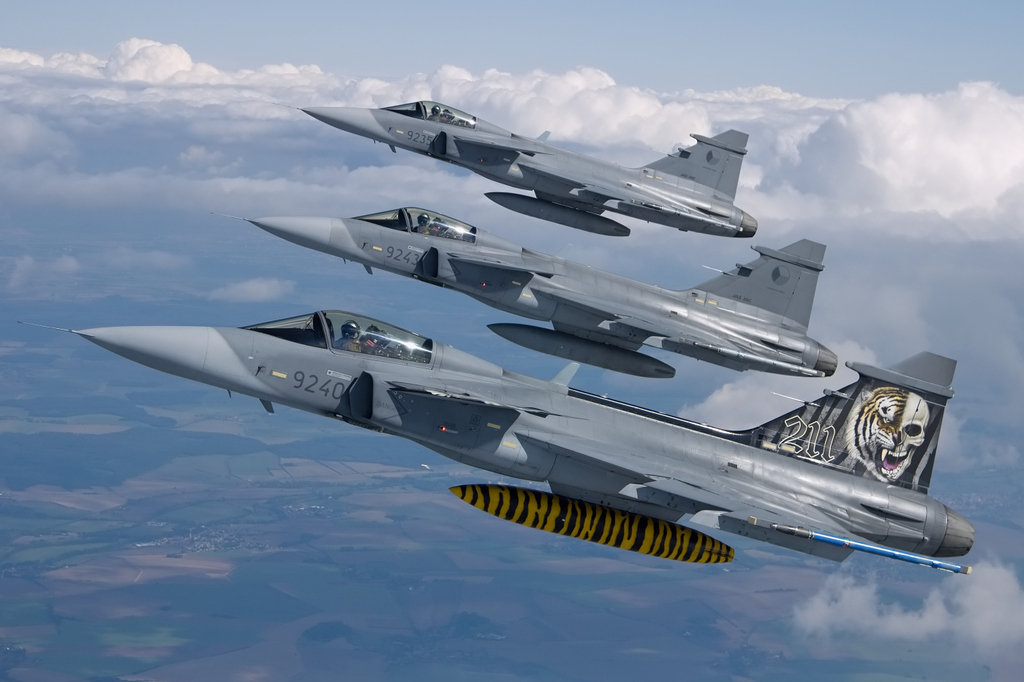 Za 15 let provozu letounů JAS-39 Gripen nalétaly letouny 30 000 hodin