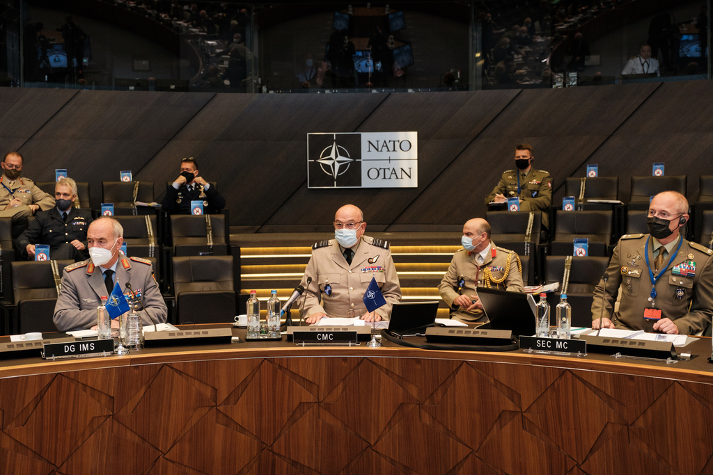 Konferenci zahájil předseda Vojenského výboru NATO vrchní maršál letectva Sir Stuart Peach.