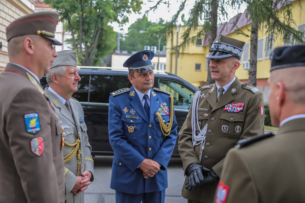 Společné jednání náčelníků generálních štábů zemí V4 se uskutečnilo v Krakově