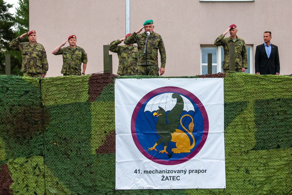 Připravenost jednotky přijel zkontrolovat velitel Velitelství pro operace generálporučík Josef Kopecký