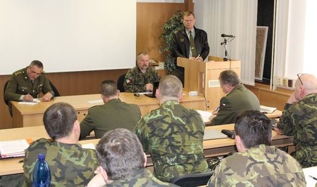 Generál Bečvář diskutoval s veliteli jednotek AZ
