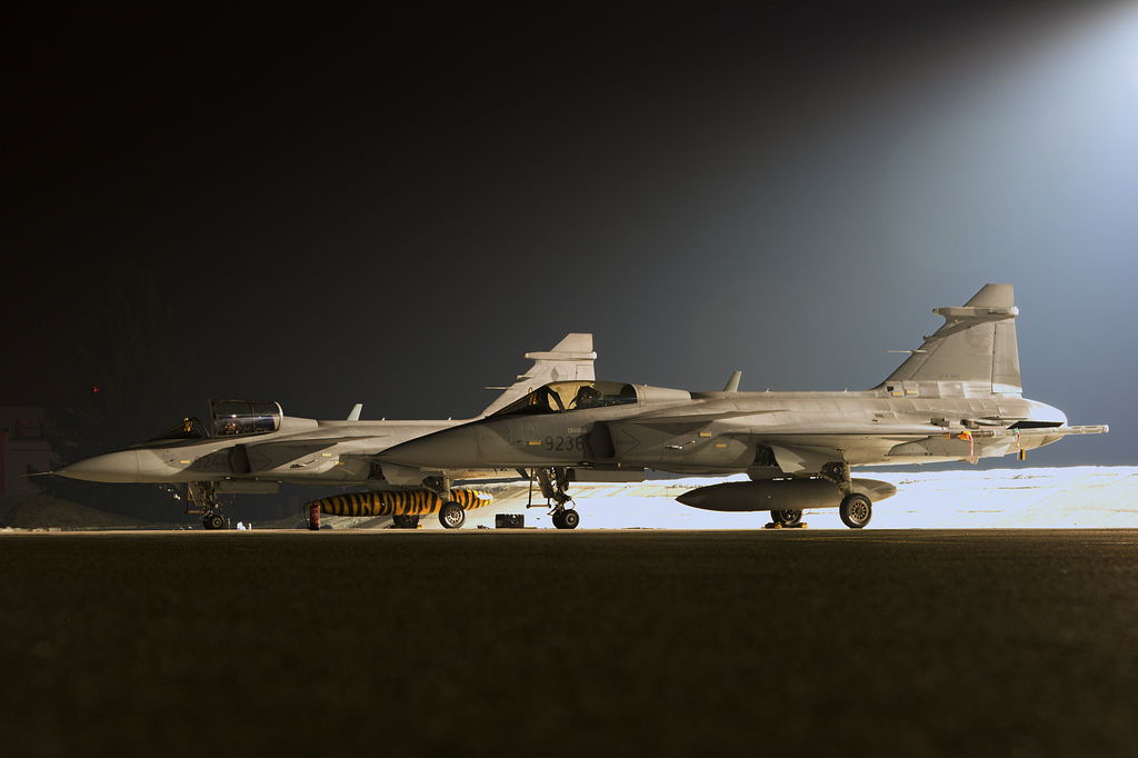 Za 15 let provozu letounů JAS-39 Gripen nalétaly letouny 30 000 hodin