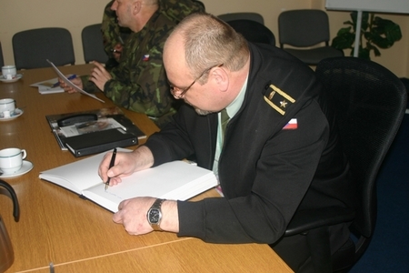 Velitel společných sil dělostřelce povzbudil. Bez vaší podpory to prostě nejde 