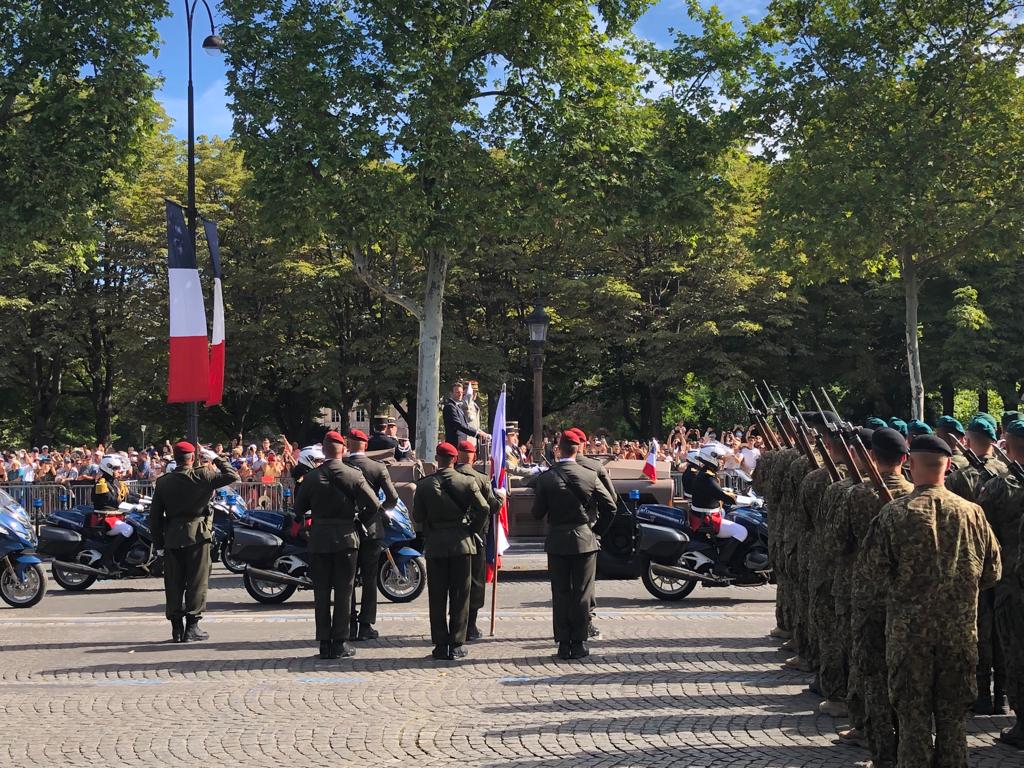 Vojenská přehlídka na Champs-Élysées připomíná pád Bastily a začátek Velké francouzské revoluce