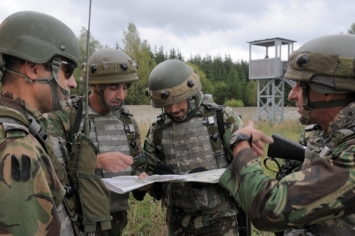 Dělostřelci z Jinců hráli Portugalcům afghánské vojáky