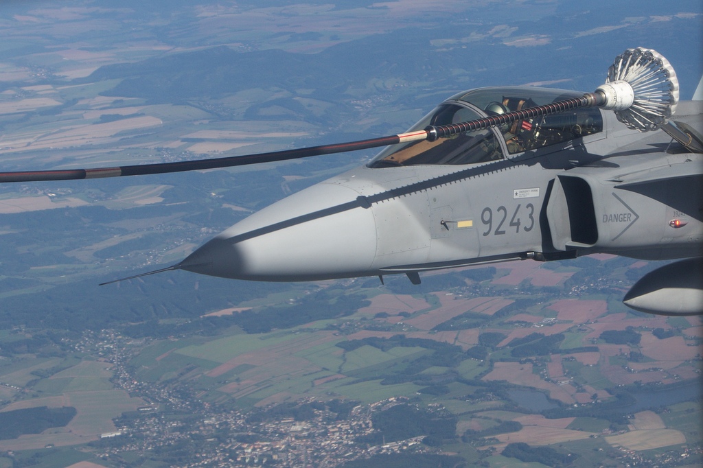 Za 15 let provozu letounů JAS-39 Gripen nalétaly letouny 30 000 hodin