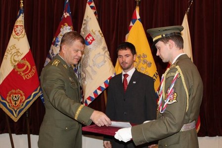 Generál Bečvář ocenil zaměstnavatele příslušníků aktivní zálohy 