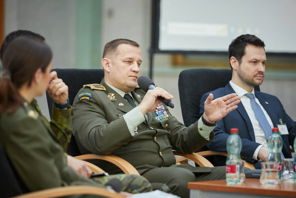Brigádní generál Branislav Benka, přidělenec obrany Slovenské republiky v ČR při panelové diskuzi