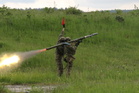 Slovenští vojáci během cvičení využívali protiletadlové raketového komplety IGLA. 