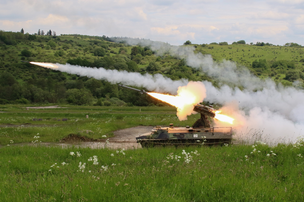 Protiletadlové raketové komplety S-10M2D se rozloučily salvou raket.