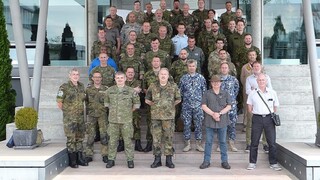 Společná fotografie zástupců aliančních armád, jež se zapojí do mezinárodního cvičení Ramstein Legacy 2022