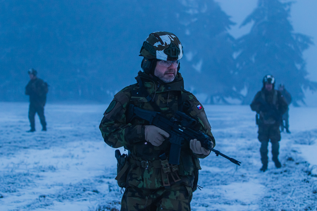 Výcvik strakonických vojáků v aktivní záloze doprovázelo mrazivé počasí.