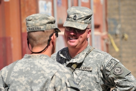 Lidé v USA se o osud svých vojáků zajímají, říká mluvčí amerických vojáků