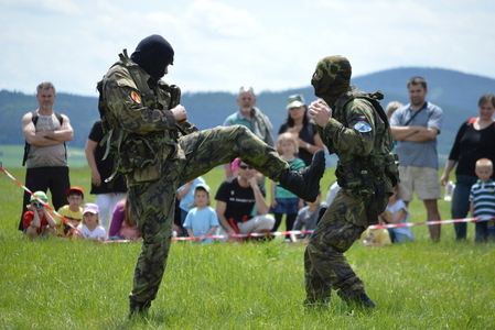 Boj zblízka je součástí naší životní cesty, tvrdí instruktoři ze Strakonic