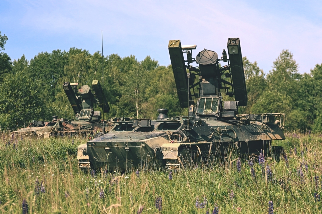 Obsluhy protiletadlových raketových kompletů S-10M2D se zdokonalují v zachytávání a ničení vzdušných cílů