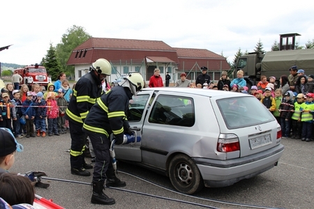Strakonické děti oslavily svůj svátek s hasiči, policisty a vojáky