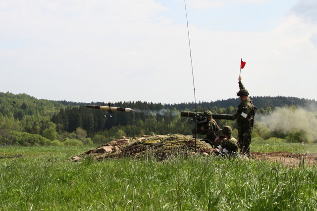 Střelby z protiletadlového raketového kompletu RBS-70. 