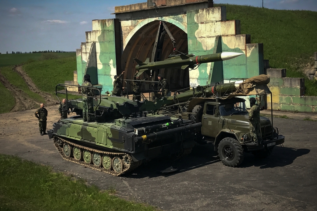 Komise hodnotila také činnost vojáků při nabíjení protiletadlového raketového komplexu 2K12 KUB. 