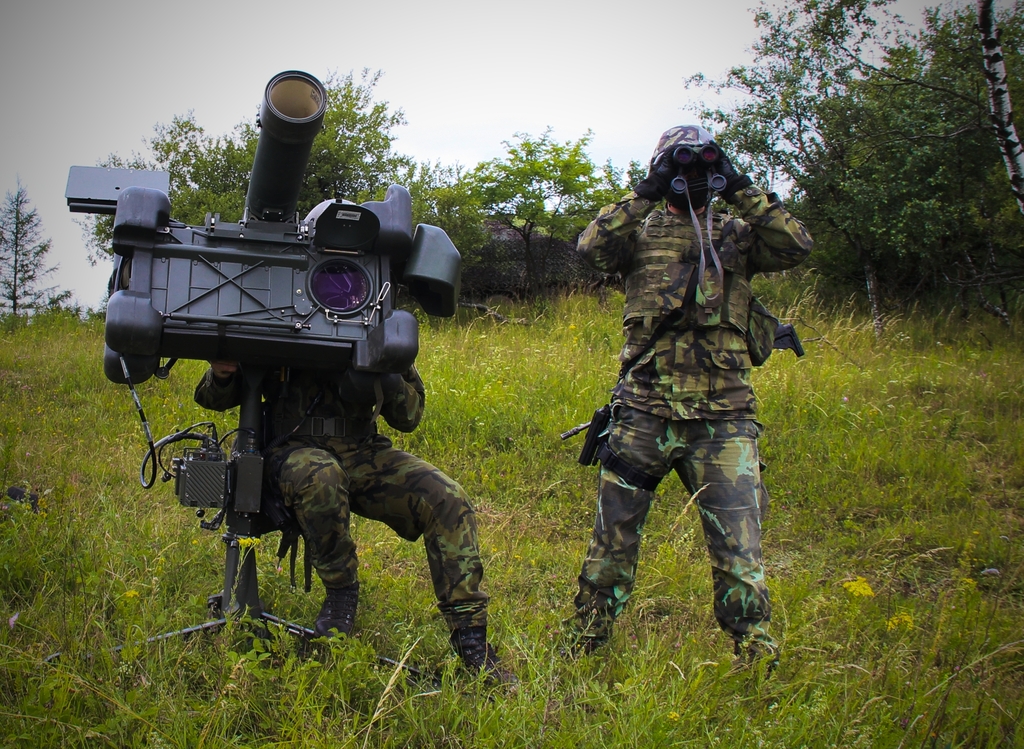 Czech soldiers preparing to launch a missile from an RBS-70 air defence system (2)