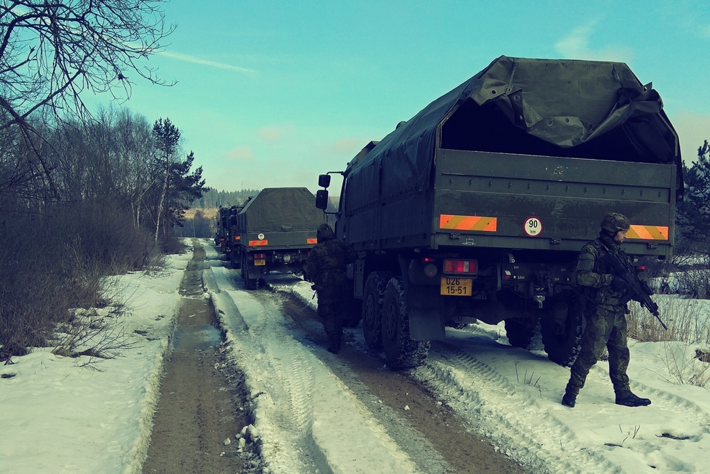 Protecting vehicles during a convoy’s short stop