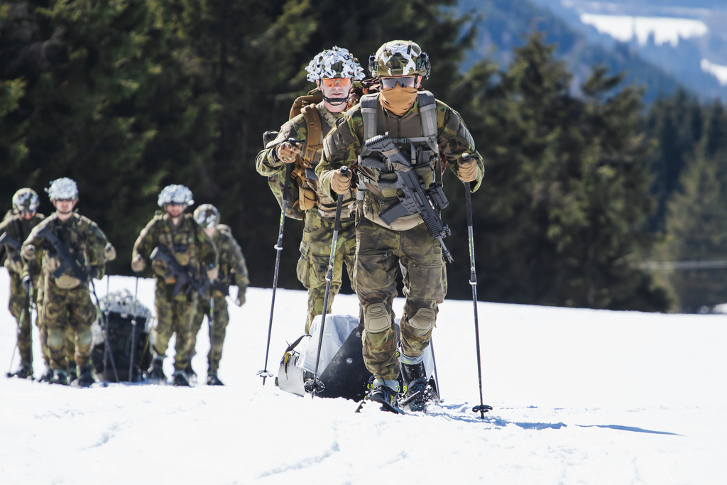 Trénovali přesuny v horském prostředí, kam se kolová technika nedostane.