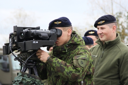 Litevští vojáci se například seznámili s aparaturou vzdušného pozorovatele