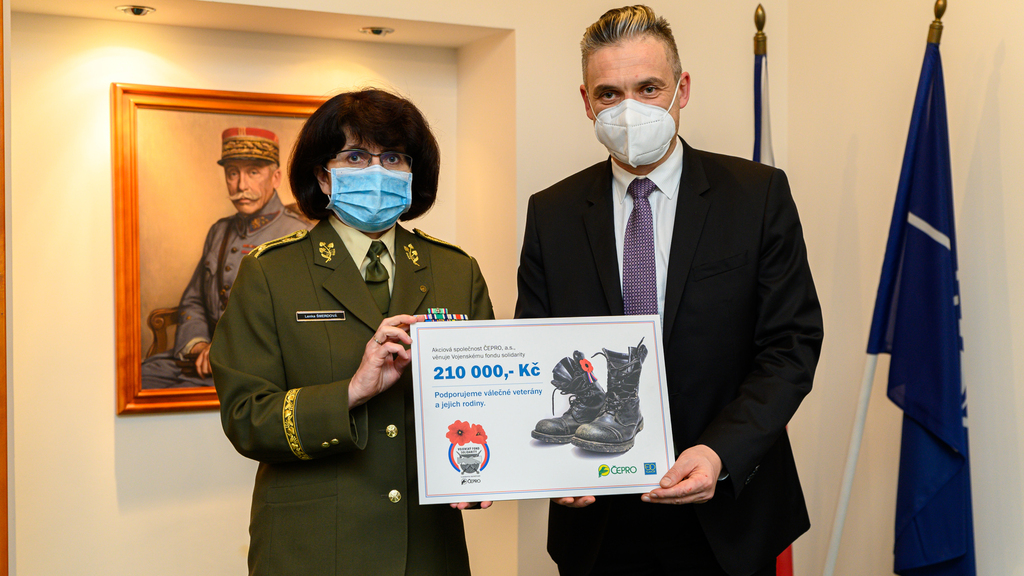Čepro věnovalo Vojenskému fondu solidarity 210 tisíc korun 