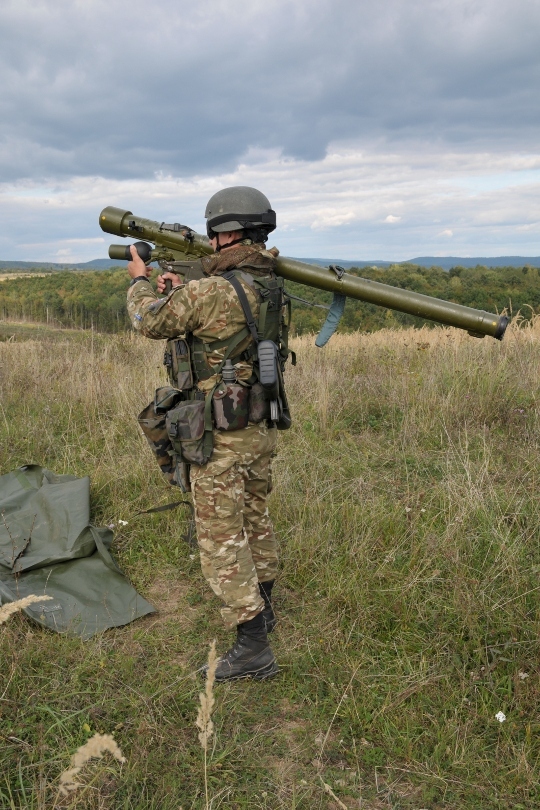 Slovinci se do cvičení zapojili s protiletadlovými raketovými komplety IGLA. 