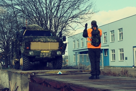 Nakládání techniky na vagony cvičili strakoničtí protiletadlovci zatím nanečisto